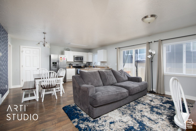 Photo 8 for MLS #2099541 at 2017 N Belmont Dr