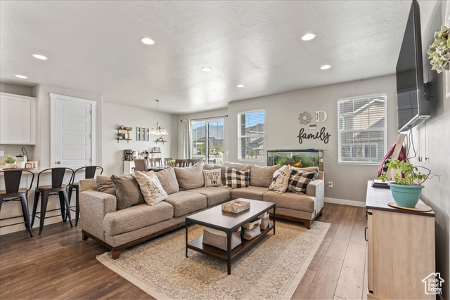 Photo 7 for MLS #2099542 at 969 W Montauk Ln