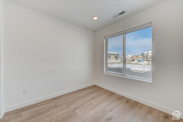 Photo 4 for MLS #2099543 at 1308 Village Green Trl
