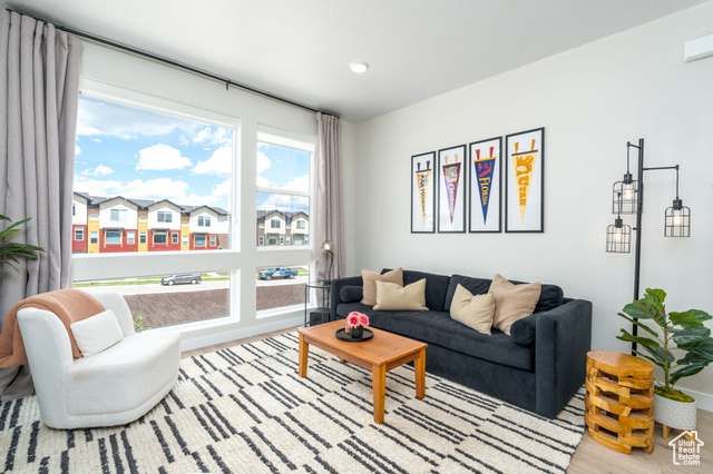 Photo 10 for MLS #2099543 at 1308 Village Green Trl
