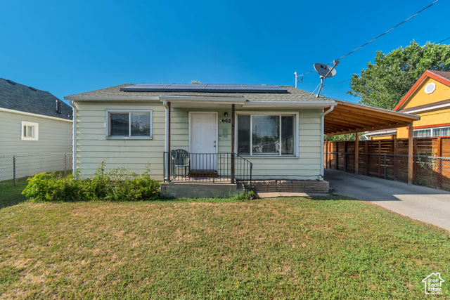 MLS #2099559 - 662 W 4th Ave