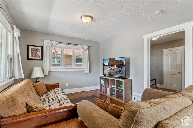 Photo 8 for MLS #2099570 at 2838 Jefferson Ave
