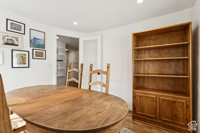 Photo 13 for MLS #2099571 at 920 W Columbia Ln