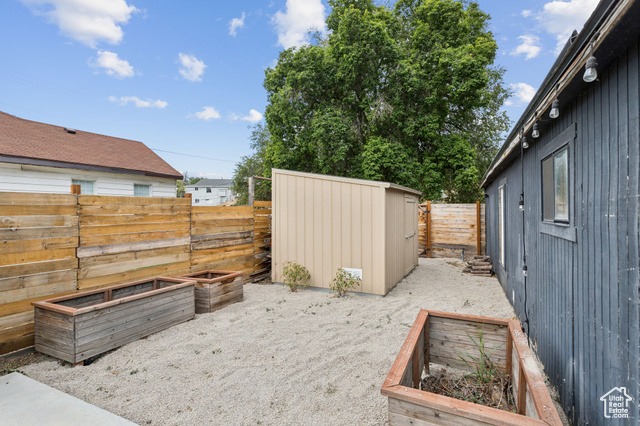 Photo 43 for MLS #2099571 at 920 W Columbia Ln