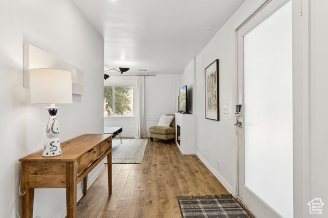Photo 8 for MLS #2099571 at 920 W Columbia Ln
