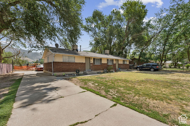 Photo 2 for MLS #2099589 at 738 S Grant Ave