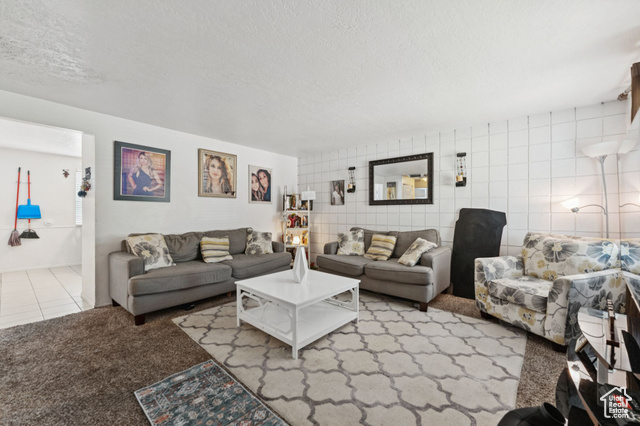 Photo 3 for MLS #2099589 at 738 S Grant Ave