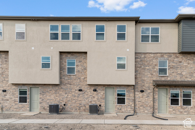 558 N BUFFALO GRASS LN, Lindon UT 84042