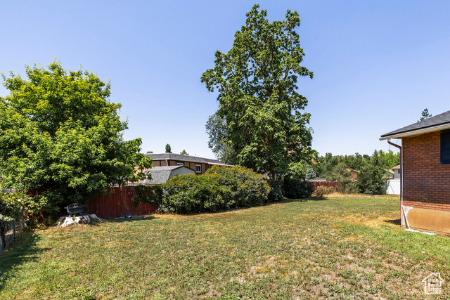 Photo 26 for MLS #2099594 at 1955 E Eastwood Blvd