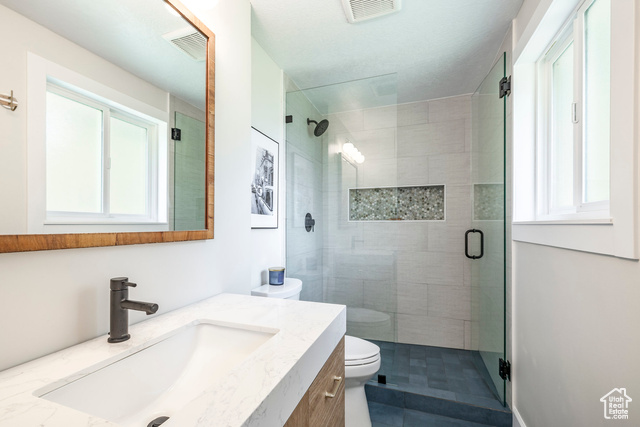 Photo 10 for MLS #2099594 at 1955 E Eastwood Blvd
