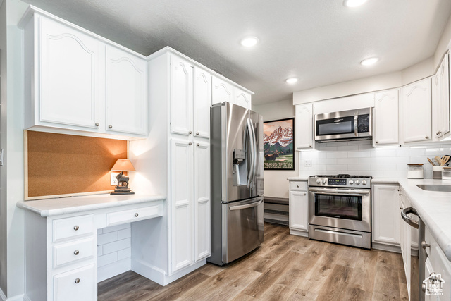 Photo 5 for MLS #2099594 at 1955 E Eastwood Blvd