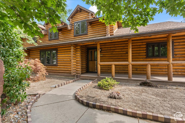 1576 E 11400 S, Sandy UT 84092