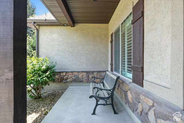 Photo 37 for MLS #2099693 at 731 S Center St