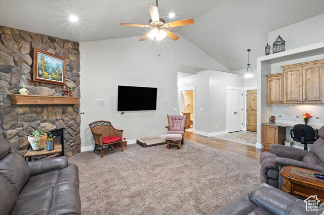 Photo 8 for MLS #2099693 at 731 S Center St