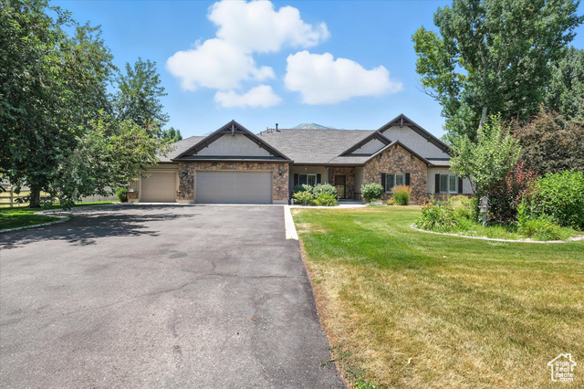 Photo 38 for MLS #2099693 at 731 S Center St