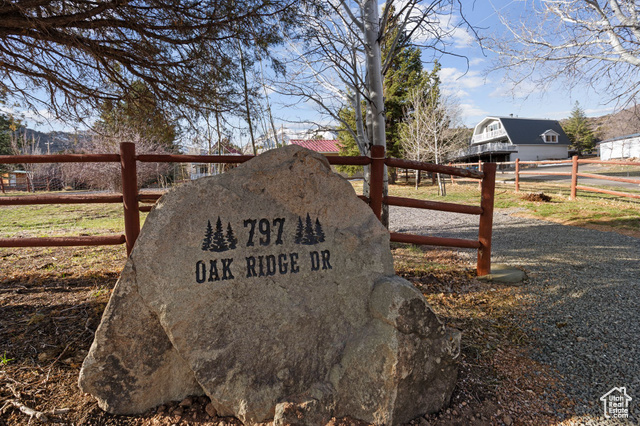 Photo 3 for MLS #2099730 at 797 W Oakridge Rd