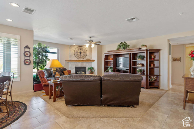 Photo 6 for MLS #2099756 at 1845 W Canyon Dr #2001