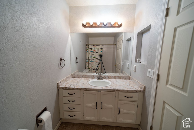 Photo 16 for MLS #2099788 at 703 N Windsor Cir