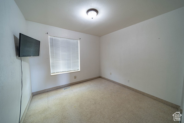 Photo 19 for MLS #2099788 at 703 N Windsor Cir