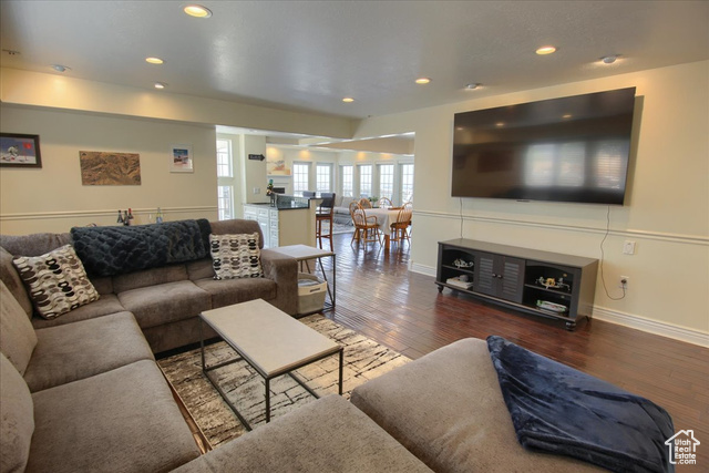 Photo 11 for MLS #2099790 at 2921 E Melanie Ln