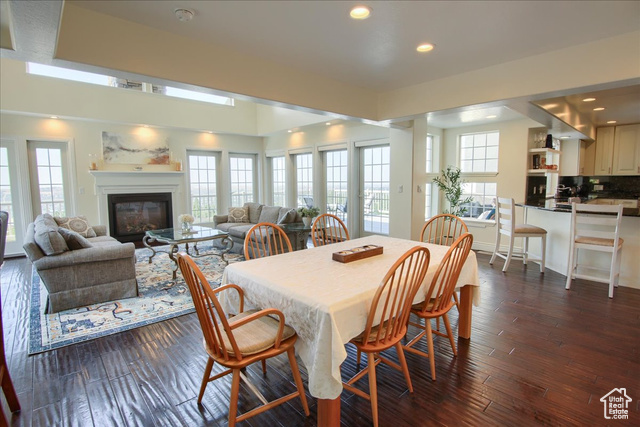 Photo 3 for MLS #2099790 at 2921 E Melanie Ln