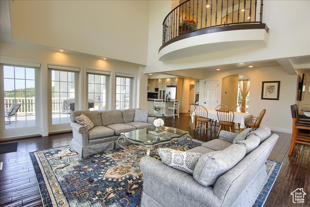 Photo 6 for MLS #2099790 at 2921 E Melanie Ln