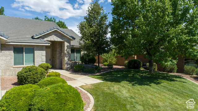 Photo 2 for MLS #2099793 at 1730 W Stonebridge Dr #25
