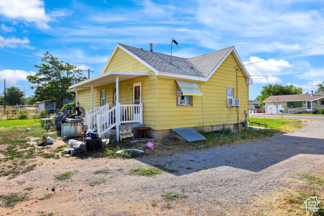 Photo 4 for MLS #2099805 at 1038 W 800 North