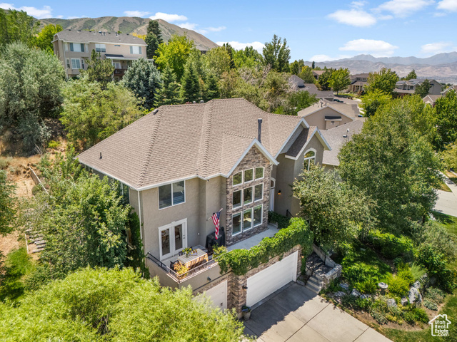 MLS #2099818 - 1202 E Hickenlooper Way