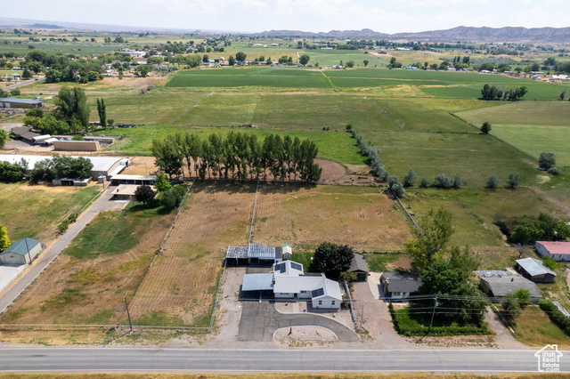 Photo 3 for MLS #2099866 at 1300 E 3500 South