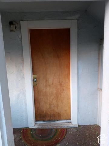 Photo 4 for MLS #2099971 at 331 W 300 North