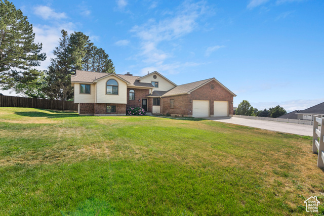 Photo 2 for MLS #2099980 at 1505 Navajo Dr