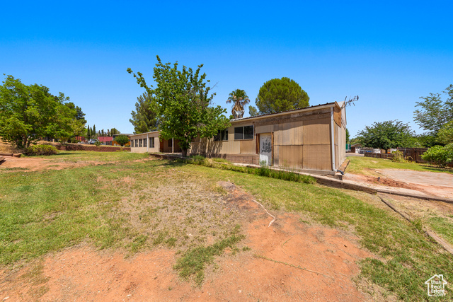 Photo 4 for MLS #2100062 at 139 N Wagon Wheel