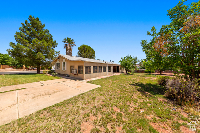 Photo 6 for MLS #2100062 at 139 N Wagon Wheel