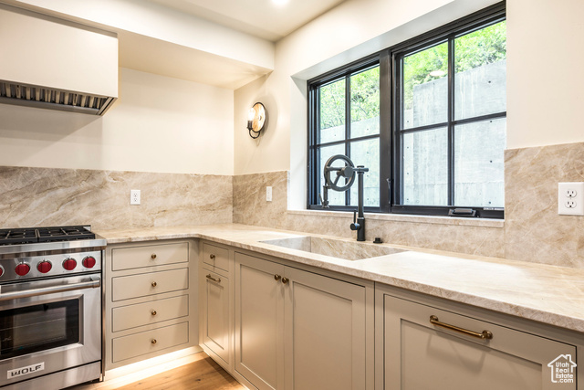 Photo 19 for MLS #2100070 at 331 Daly Ave #6