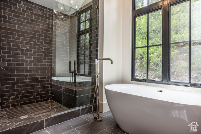 Photo 37 for MLS #2100070 at 331 Daly Ave #6