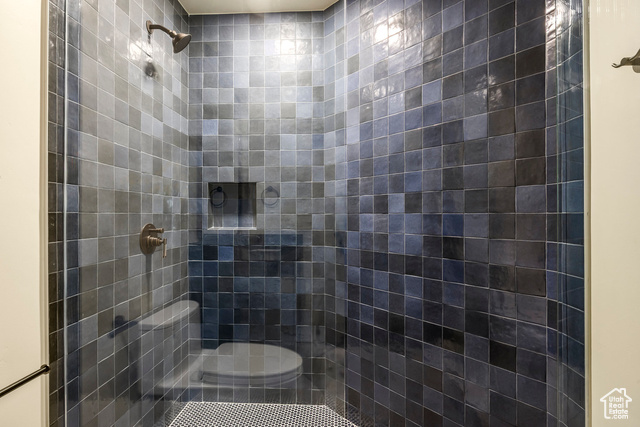 Photo 56 for MLS #2100070 at 331 Daly Ave #6