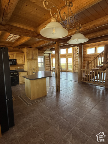 Photo 8 for MLS #2100085 at 445 Bennington Canyon Rd