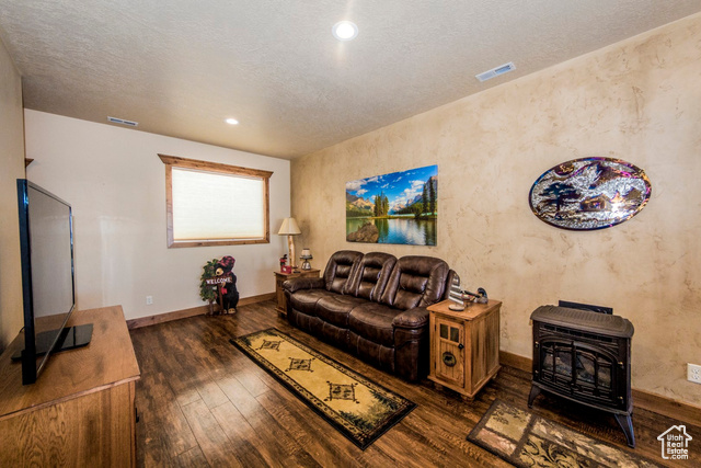 Photo 4 for MLS #2100113 at 28 Ironwood Cir