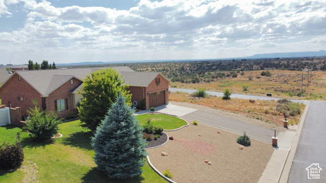 Photo 2 for MLS #2100115 at 617 W Center St