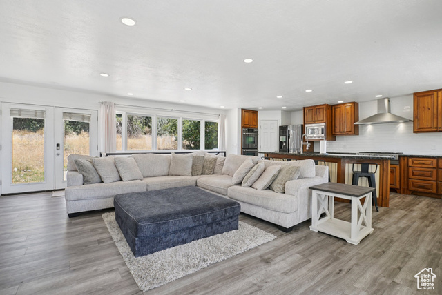 Photo 3 for MLS #2100142 at 1604 N Willow Ln