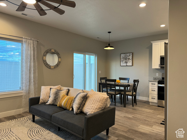 Photo 4 for MLS #2100168 at 189 E 700 North #18