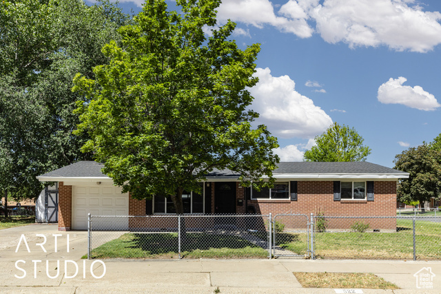 522 N VICKIE LN, Clearfield UT 84015