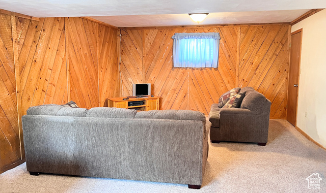 Photo 11 for MLS #2100184 at 790 N Valley Dr