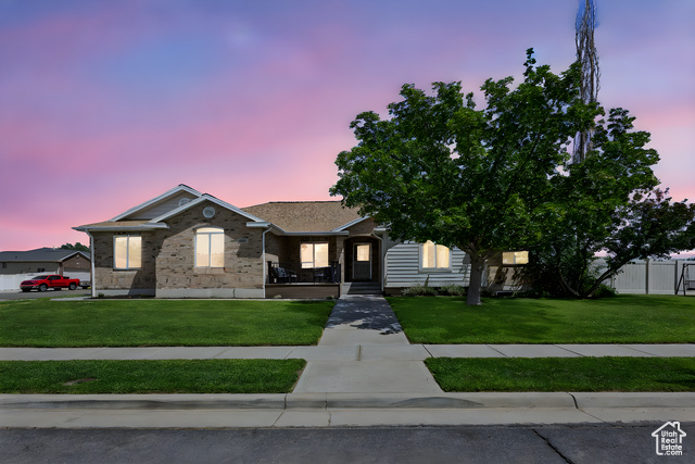 934 N 1385 W, Clinton UT 84015