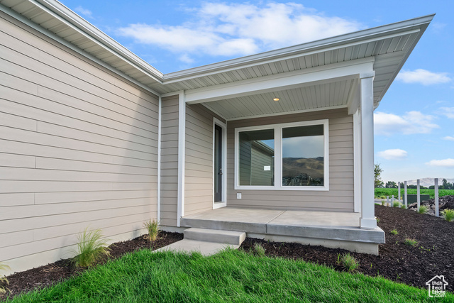 Photo 3 for MLS #2100243 at 817 W Halvorsen Pkwy