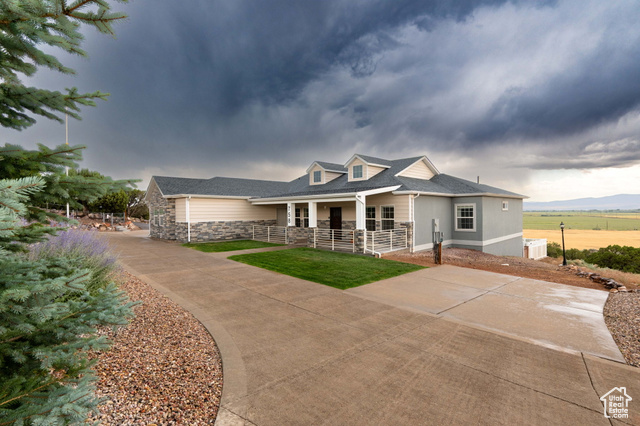 Photo 2 for MLS #2100248 at 758 S Panorama Dr