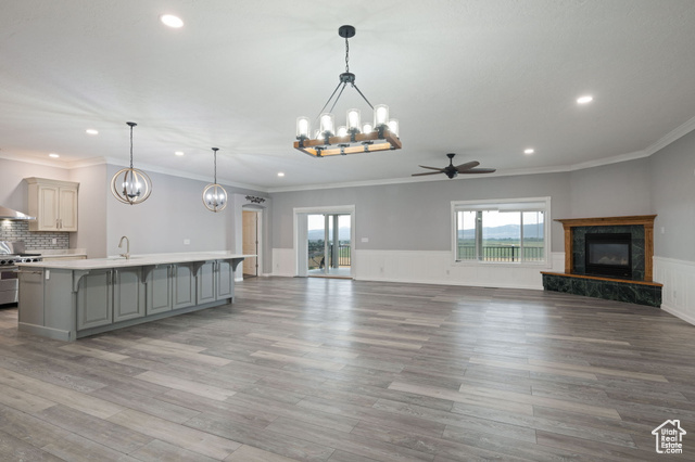 Photo 9 for MLS #2100248 at 758 S Panorama Dr