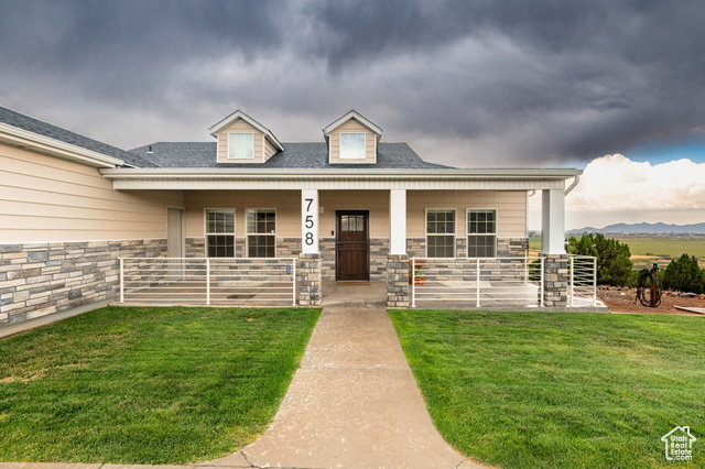 Photo 6 for MLS #2100248 at 758 S Panorama Dr