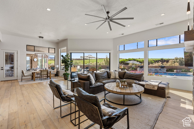 Photo 18 for MLS #2100264 at 4850 N Petroglyph Dr